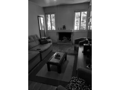 LOTE 001 - Casa de alvenaria na Rua Vereador Adolfo Souto Correia, n° 704 em Alegrete/RS e o respectivo terreno com as seguintes medidas e confrontações: 36m ao Norte, com o imóvel de propriedade de Máximo Edson Pinto Vilaverde; 35m ao Sul, com o imóvel de propriedade de Marileuza da Silva Vilaverde; 10m ao Leste, com imóvel de propriedade de Rui de Paula Souza; 10m ao Oeste, com a Rua Vereador Adolfo Souto Correia. Matriculado sob n° 12.280 do CRI de Alegrete/RS.