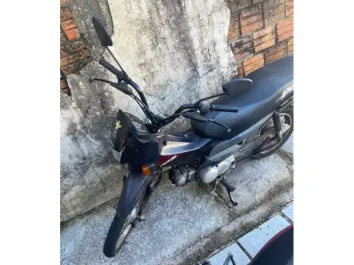 LOTE 001 - Motocicleta HONDA/POP100, ano/modelo 2012/2012, placa ITM6548, RENAVAM 484341391, na cor roxa.