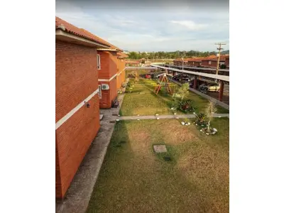 LOTE 001 - Apartamento nº107, localizado no térreo do bloco G-2 do Condomínio Horizontal Arco Verde em Santa Maria/RS, possuindo 1 dormitório, sala, cozinha e banheiro, com área privativa de 39,3100m² e a área total de 40,2500m². Matriculado sob nº 80.499 do CRI de Santa Maria/RS. E, uma Vaga de Estacionamento nº 634 com cobertura, do Condomínio Horizontal Arco Verde em Santa Maria/RS, com área privativa de 2,7286m² e a área total de 10,9147m². Matriculado sob nº 81.431 do CRI de Santa Maria/RS.