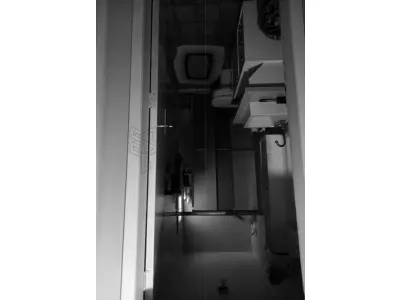 LOTE 001 - Casa de alvenaria na Rua Vereador Adolfo Souto Correia, n° 704 em Alegrete/RS e o respectivo terreno com as seguintes medidas e confrontações: 36m ao Norte, com o imóvel de propriedade de Máximo Edson Pinto Vilaverde; 35m ao Sul, com o imóvel de propriedade de Marileuza da Silva Vilaverde; 10m ao Leste, com imóvel de propriedade de Rui de Paula Souza; 10m ao Oeste, com a Rua Vereador Adolfo Souto Correia. Matriculado sob n° 12.280 do CRI de Alegrete/RS.