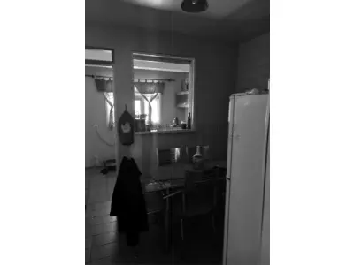 LOTE 001 - Casa de alvenaria na Rua Vereador Adolfo Souto Correia, n° 704 em Alegrete/RS e o respectivo terreno com as seguintes medidas e confrontações: 36m ao Norte, com o imóvel de propriedade de Máximo Edson Pinto Vilaverde; 35m ao Sul, com o imóvel de propriedade de Marileuza da Silva Vilaverde; 10m ao Leste, com imóvel de propriedade de Rui de Paula Souza; 10m ao Oeste, com a Rua Vereador Adolfo Souto Correia. Matriculado sob n° 12.280 do CRI de Alegrete/RS.