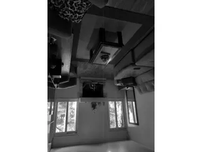 LOTE 001 - Casa de alvenaria na Rua Vereador Adolfo Souto Correia, n° 704 em Alegrete/RS e o respectivo terreno com as seguintes medidas e confrontações: 36m ao Norte, com o imóvel de propriedade de Máximo Edson Pinto Vilaverde; 35m ao Sul, com o imóvel de propriedade de Marileuza da Silva Vilaverde; 10m ao Leste, com imóvel de propriedade de Rui de Paula Souza; 10m ao Oeste, com a Rua Vereador Adolfo Souto Correia. Matriculado sob n° 12.280 do CRI de Alegrete/RS.