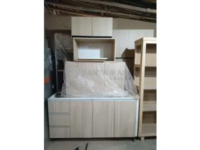 LOTE 002 - Móveis planejados de cozinha novos, aos quais encontram-se desmontados, 100% (cem por cento) MDF 18mm, corpo em MDF branco e externo em amadeirado, medidas conforme projeto em anexo e na foto.