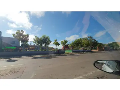 LOTE 001 - Terreno com a área de 14.474,56m², conforme o R-4 da matricula, com a área superficial de 30.017,00m², no quarteirão formado pelas ruas General Joao Antônio, Visconde do Rio Branco, Conde de Porto Alegre e BR-453 em São Vicente do Sul/RS, a área total possui as seguintes medidas e confrontações: ao Norte, na extensão de 340,97m, formada por 3 linhas retas, a 1ª, no sentido Oeste-Leste, na extensão de 70m, a 2ª, no sentido Sul-Norte, na extensão de 24m; a 3ª, no sentido Oeste-Leste, na extensão de 246,97m; ao Sul, na extensão de 316,97m; Leste, na extensão de 100m e ao Oeste, na extensão de 76m, com a rua General Joao Antônio, onde faz frente. Matriculado sob n°4.374 do CRI de São Vicente do Sul/RS.