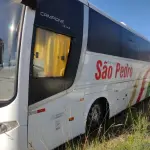 LOTE 003 - Ônibus VW/COMIL CAMPIONE R, ano/modelo 2010/2010, placas IRV9951, RENAVAM 324132387, na cor branca, situação: motor ok.
