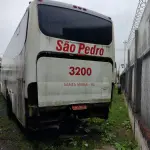 LOTE 007 - Ônibus VW/MPOLO PARADISO R, ano/modelo 2005/2005, placas IOF0930, RENAVAM 939121409, na cor branca, situação: ruim - motor, caixa e diferencial.