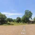 LOTE 001 - Um terreno com aproximadamente 1.000m², sem benfeitorias, no prolongamento da rua Péricles de Albuquerque em Santiago/RS, lado par, no quarteirão incompleto formado pelas ruas Péricles de Albuquerque, Rosa Frota e BR; distando 69,00m da esquina com a rua Rosa Frota; medindo 17,00m de frente com a rua Péricles Albuquerque; pelos fundos, mede 16,00m, com Ernaní Frota; pelo lado direito, mede 60,00m, com a rua Antônio João; e, lado esquerdo, mede 65,00m com Ernaní Frota. Matriculado sob n°4.911 do CRI de Santiago/RS.