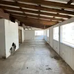 LOTE 001 - Sala comercial nº 701, localizada no sétimo andar do ‘’Edifício Ouro Preto’’, situado na zona urbana da cidade de Santa Maria/RS, á Rua Alberto Pasqualini, esquina da Rua Floriano Peixoto, sob nº25, sala essa de frente e de centro de quem olha o prédio pela rua Alberto Pasqualini, possuindo a área real privativa de 214,68m², área real total de 262,65m², correspondendo-lhe uma fração ideal de 0,0807 no terreno e nas coisas de uso comum. Matriculado sob nº 55.373 do CRI de Santa Maria/RS.  Conforme laudo de avaliação, o bem encontra-se sem aberturas externas e internas, telhado sem forro, sem instalação elétrica, pisos e paredes inacabados.