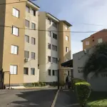 LOTE 003 - Apartamento 314, localizado no terceiro pavimento do bloco D, do Conjunto Residencial Luiz Bavaresco, situado à Avenida Helvio Basso nº 1.787 em Santa Maria/RS, com área privativa de 44,04m², área total de 48,61m² e fração ideal equivalente a 0,005 no terreno e coisas de uso comum. Matriculado sob n° 101.614 do CRI de Santa Maria/RS.