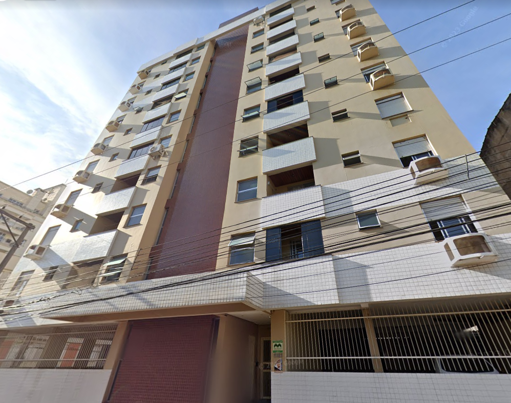 Apartamento n°904, localizado no 9º pavimento ou 8º andar do Edifício Juriti, à rua Tuiuti esquina com a rua Riachuelo, sob n°2.121 em Santa Maria/RS, com área privativa de 58,0900m², área total de 78, localizado em Santa Maria - RS