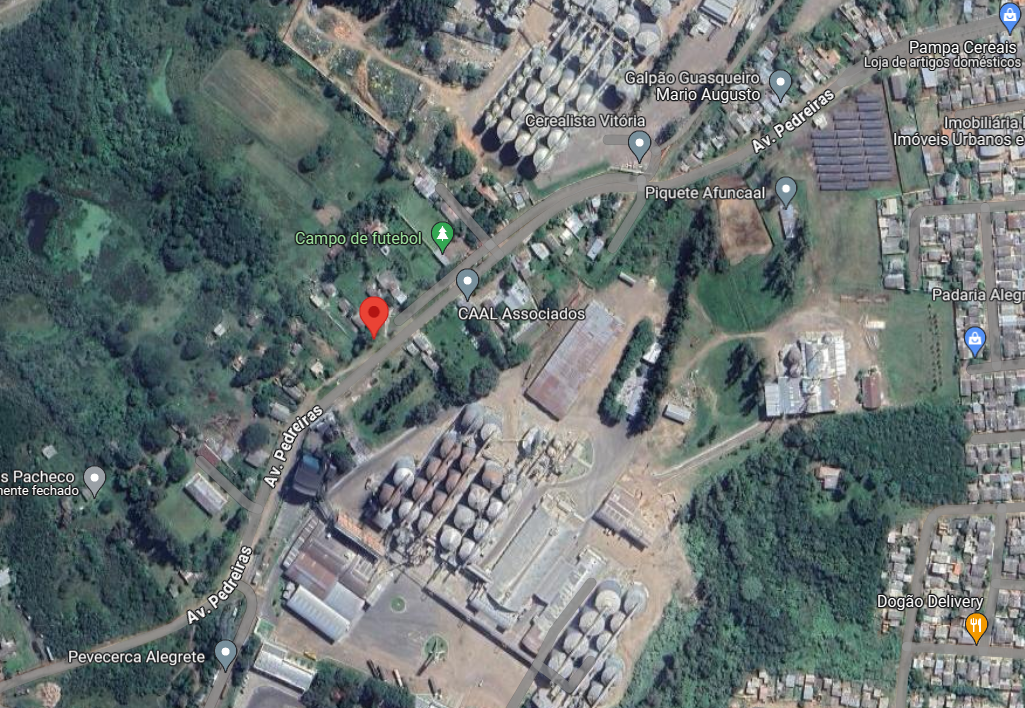 Terreno em Alegrete/RS, na Av. Pedreiras com 954,60m², de formato regular, medindo 12m90 de frente, por 74m00 de frente a fundos, confrontando ao Norte, com Inácio Julio da Conceição; ao Sul, com a Av, localizado em Alegrete - RS