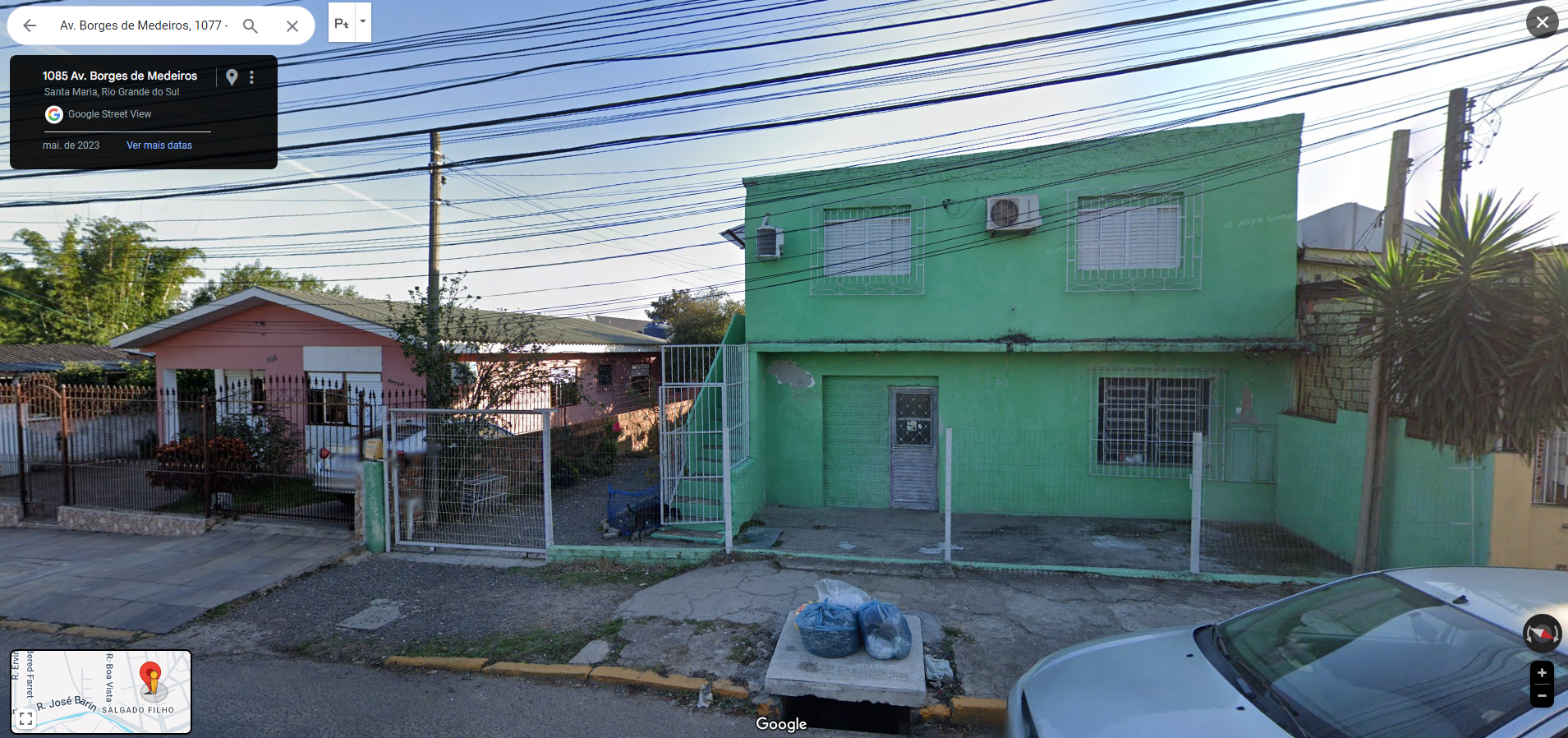 Um terreno com a área de 500m², localizado na Av. Borges de Medeiros, nº 1077 em Santa Maria/RS, medindo 12m50 de frente, por 40m de extensão da frente ao fundo. Sobre o terreno, existem duas construç, localizado em Santa Maria - RS